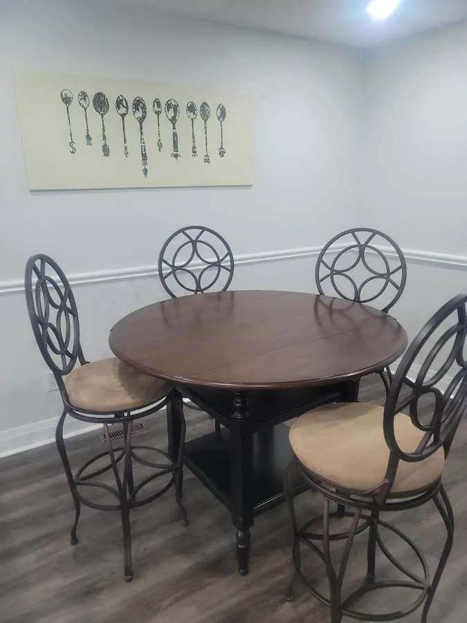 Treasure'S Lodge Mississauga Homestay